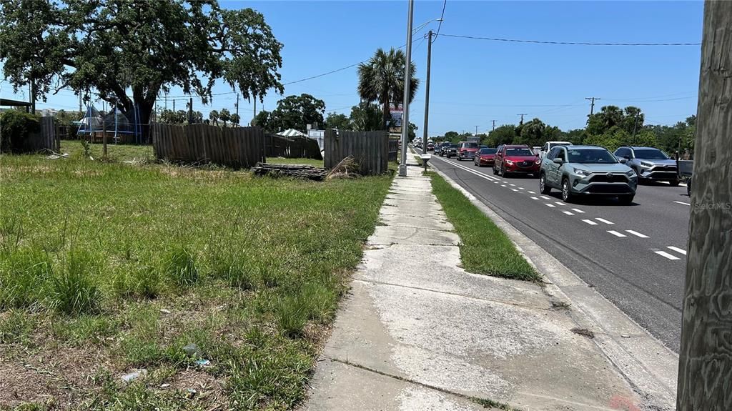 На продажу: $99,900 (0.14 acres)