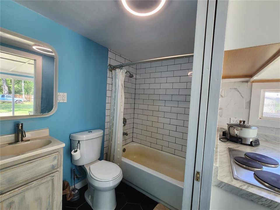 Activo con contrato: $121,500 (0.48 acres)