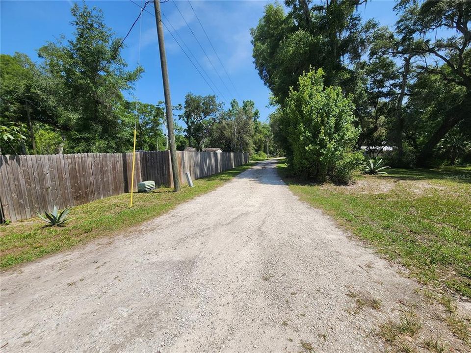 Activo con contrato: $121,500 (0.48 acres)