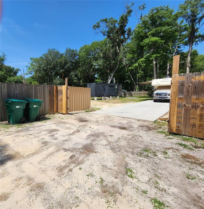 Activo con contrato: $121,500 (0.48 acres)