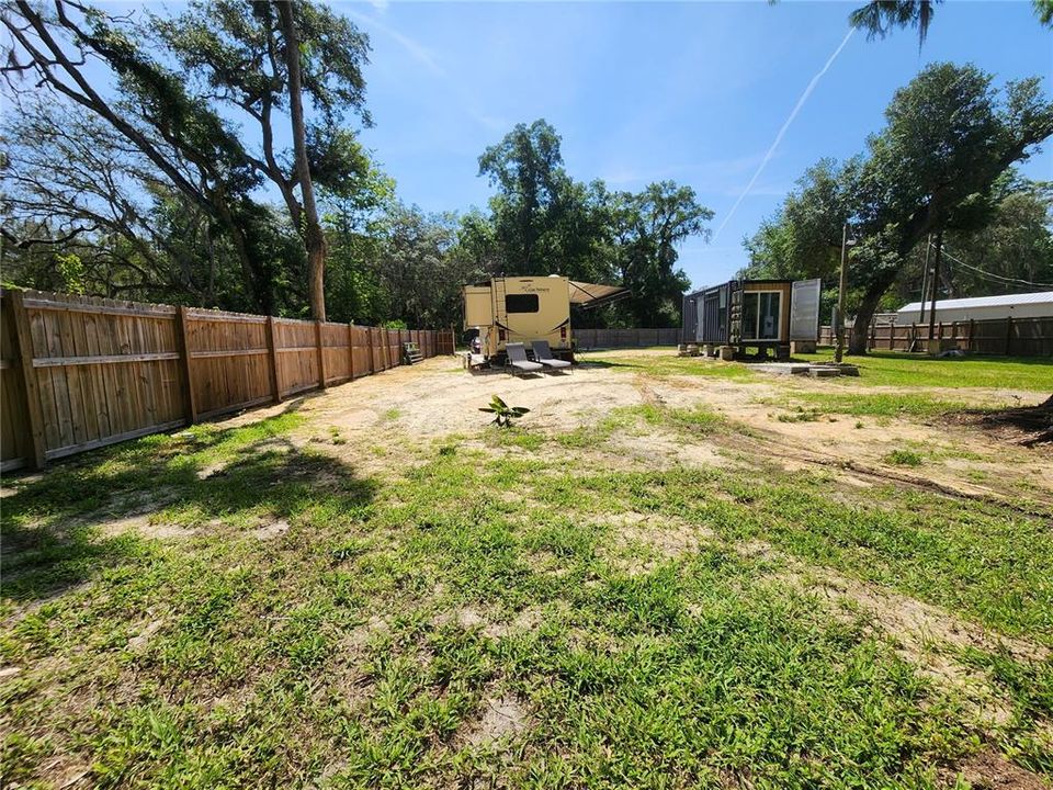 Activo con contrato: $121,500 (0.48 acres)