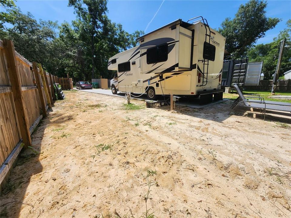 Activo con contrato: $121,500 (0.48 acres)