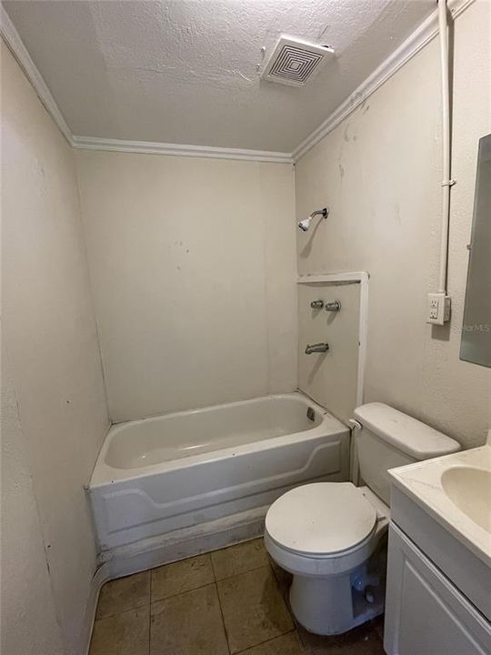 В аренду: $700 (2 спален, 1 ванн, 600 Квадратных фут)