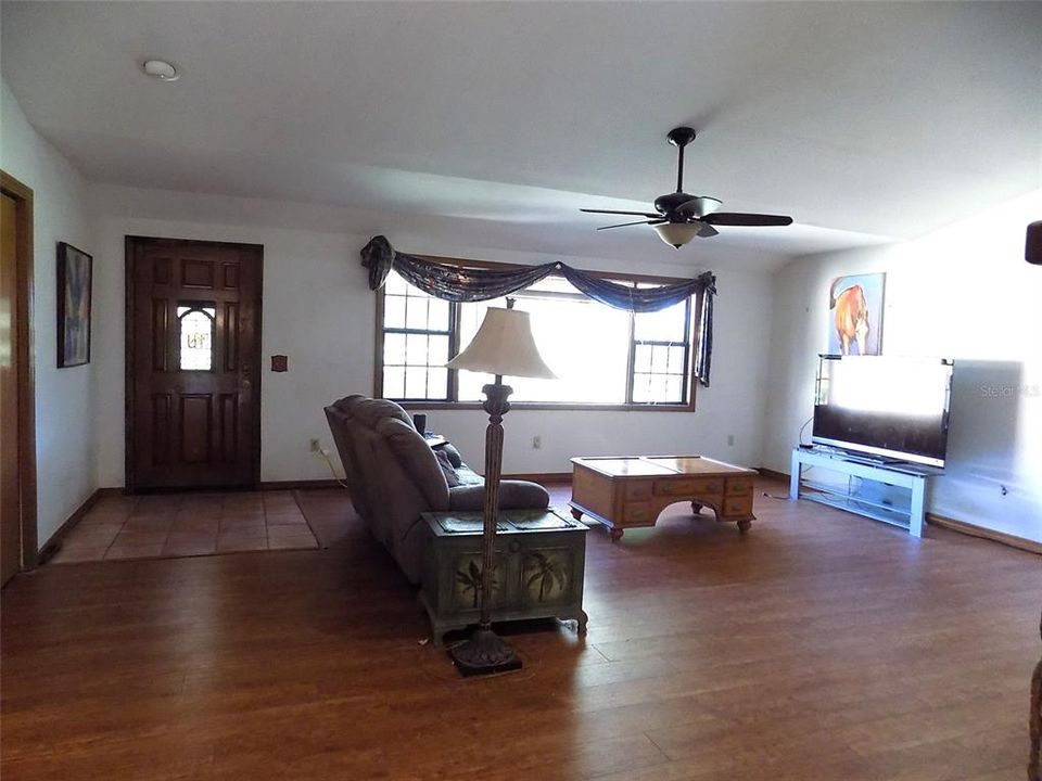 На продажу: $879,000 (3 спален, 2 ванн, 2000 Квадратных фут)