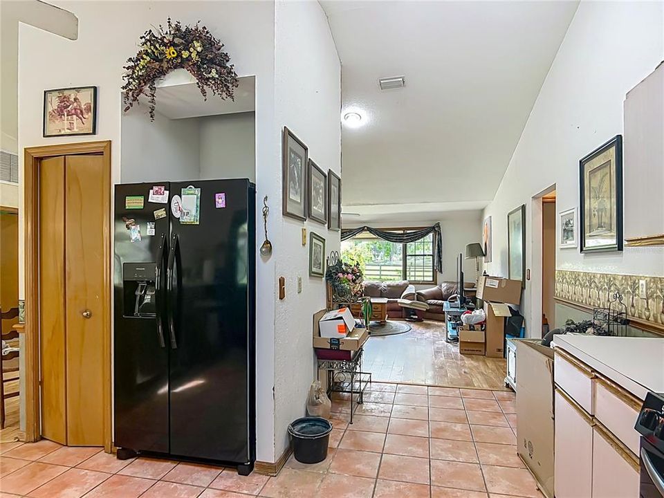 На продажу: $879,000 (3 спален, 2 ванн, 2000 Квадратных фут)