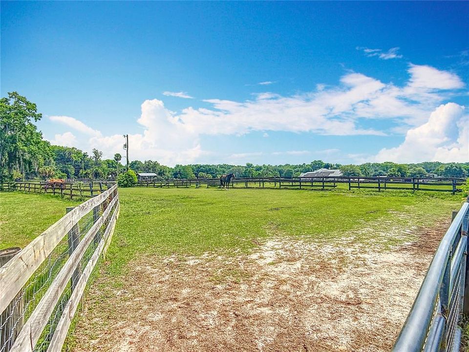 На продажу: $879,000 (3 спален, 2 ванн, 2000 Квадратных фут)