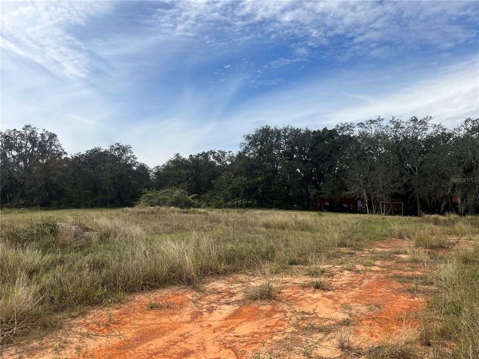 合同活跃: $110,000 (4.56 acres)