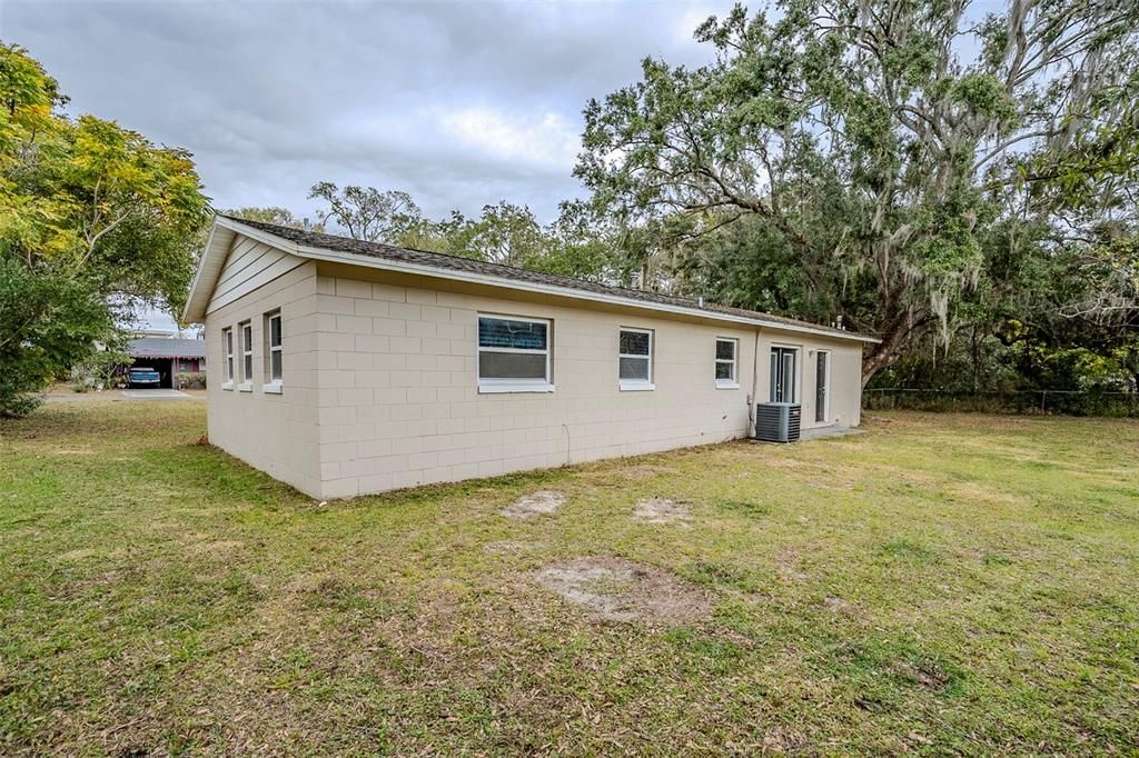 Active With Contract: $220,000 (4 beds, 1 baths, 1296 Square Feet)