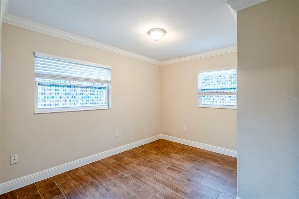 Active With Contract: $220,000 (4 beds, 1 baths, 1296 Square Feet)