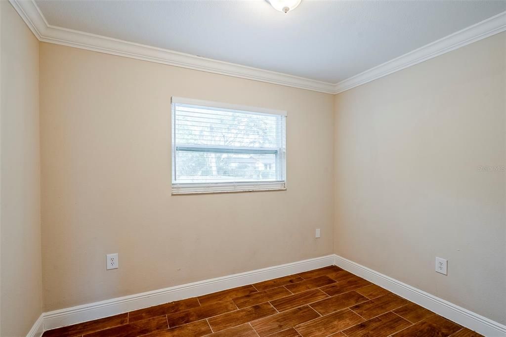 Active With Contract: $220,000 (4 beds, 1 baths, 1296 Square Feet)