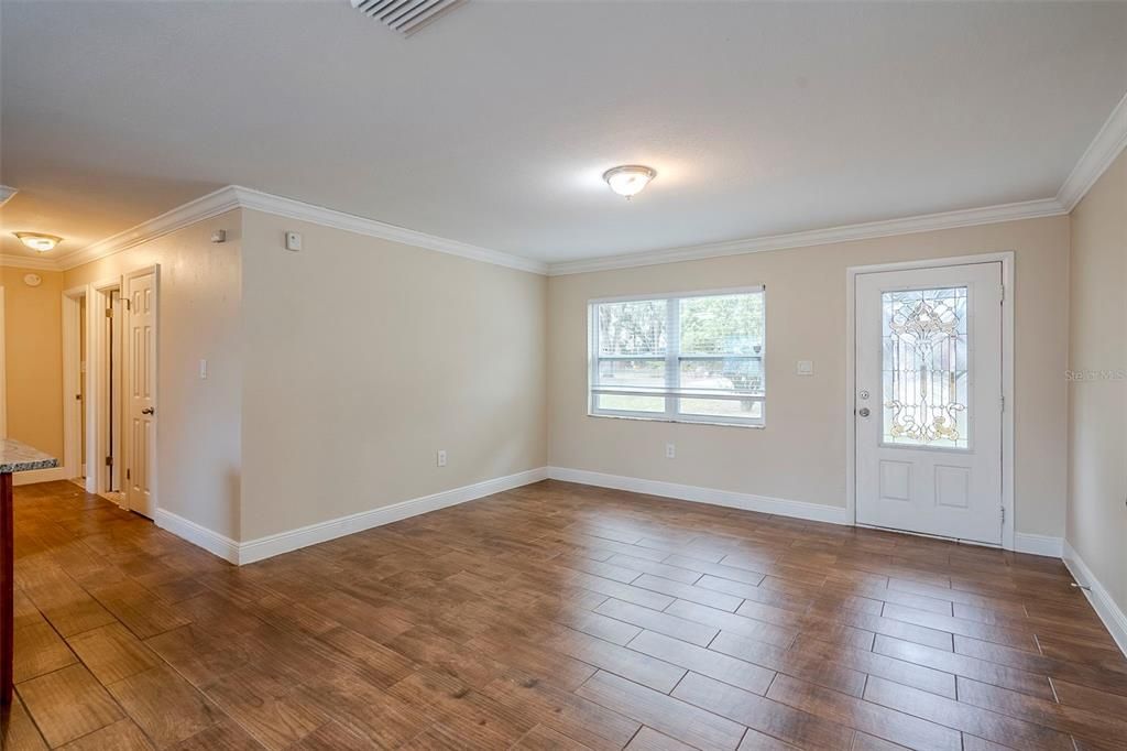 Active With Contract: $220,000 (4 beds, 1 baths, 1296 Square Feet)