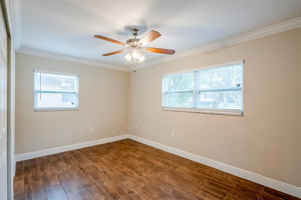 Active With Contract: $220,000 (4 beds, 1 baths, 1296 Square Feet)