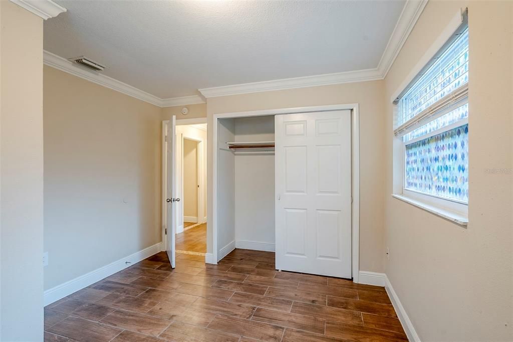 Active With Contract: $220,000 (4 beds, 1 baths, 1296 Square Feet)