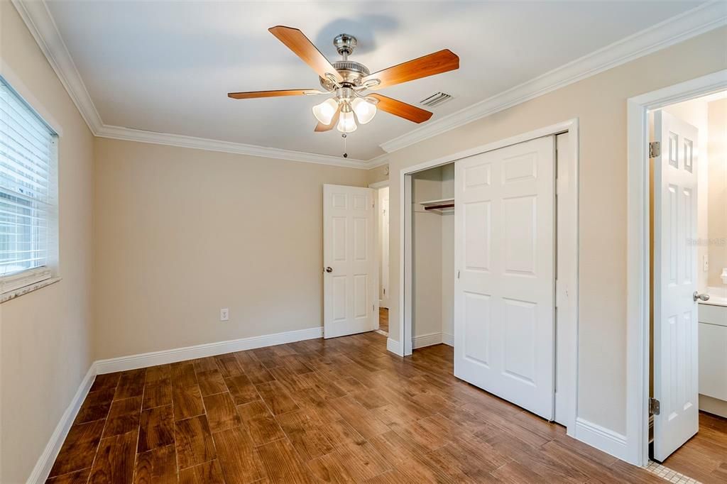 Active With Contract: $220,000 (4 beds, 1 baths, 1296 Square Feet)