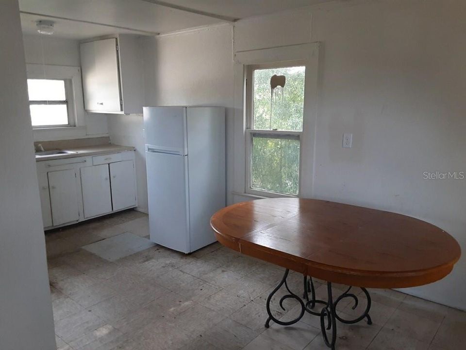 出租: $700 (1 贝兹, 1 浴室, 544 平方英尺)