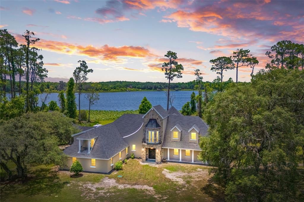 最近售出: $2,050,000 (4 贝兹, 4 浴室, 5393 平方英尺)