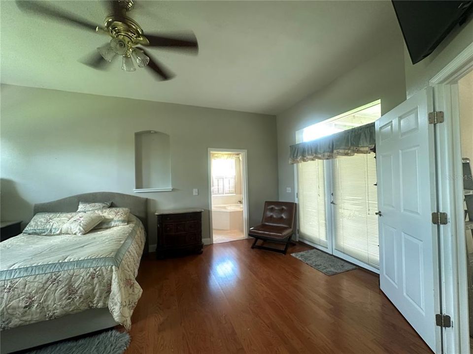 For Sale: $395,000 (3 beds, 2 baths, 2031 Square Feet)