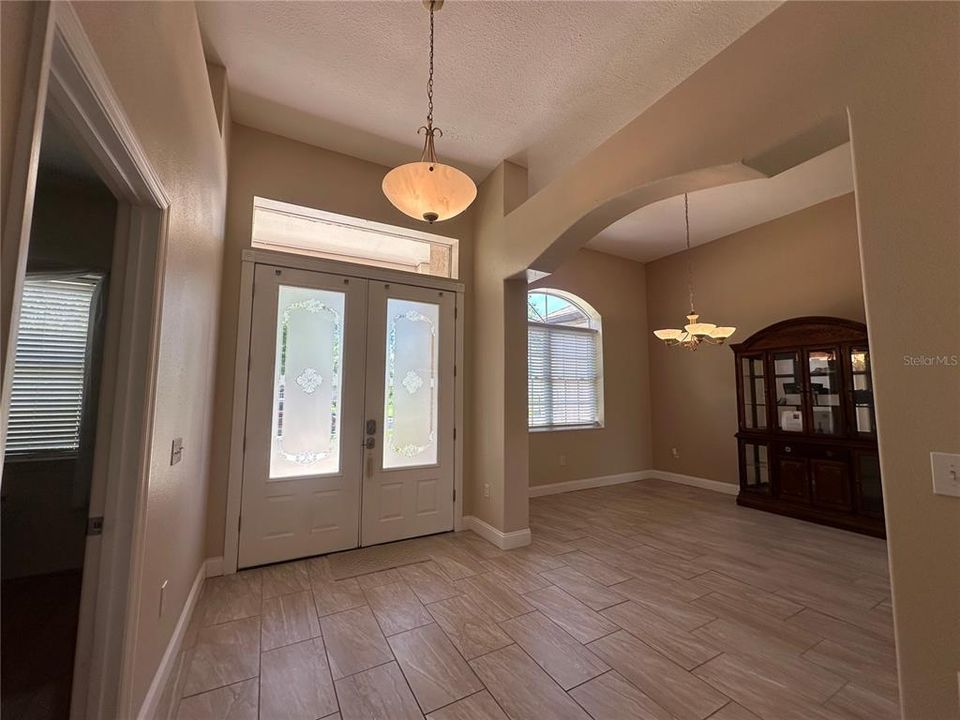 For Sale: $395,000 (3 beds, 2 baths, 2031 Square Feet)