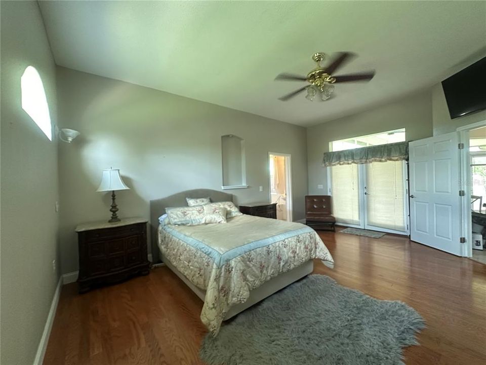 For Sale: $395,000 (3 beds, 2 baths, 2031 Square Feet)