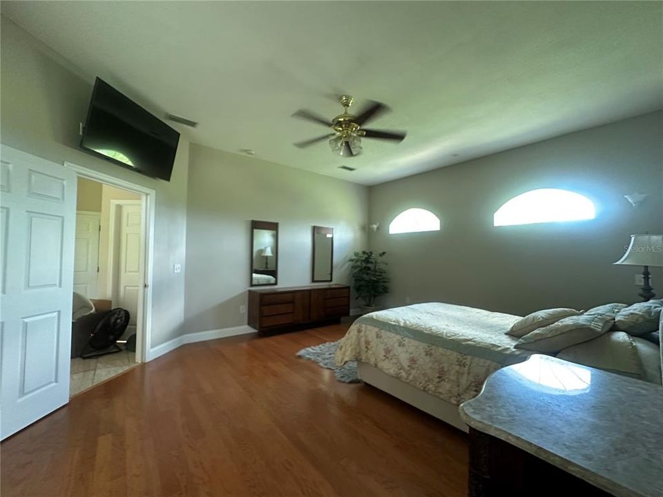 For Sale: $395,000 (3 beds, 2 baths, 2031 Square Feet)