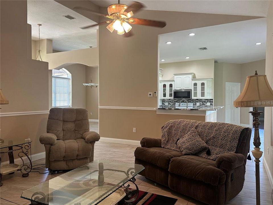 For Sale: $395,000 (3 beds, 2 baths, 2031 Square Feet)