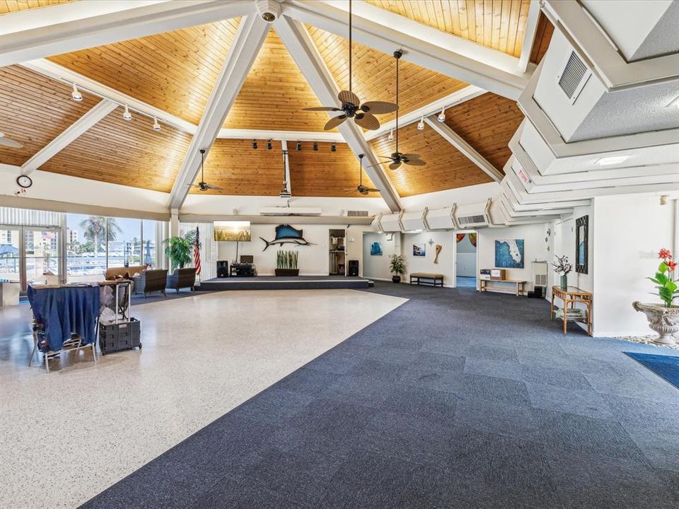 待售: $314,000 (2 贝兹, 2 浴室, 1100 平方英尺)