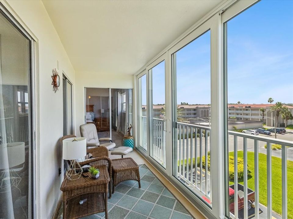 待售: $314,000 (2 贝兹, 2 浴室, 1100 平方英尺)