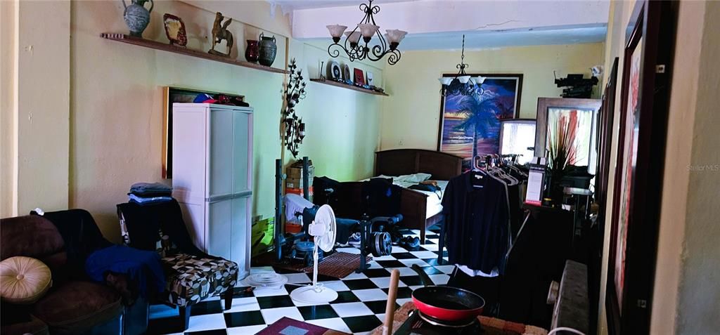 待售: $488,000 (5 贝兹, 0 浴室, 2500 平方英尺)