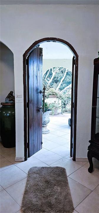 待售: $488,000 (5 贝兹, 0 浴室, 2500 平方英尺)