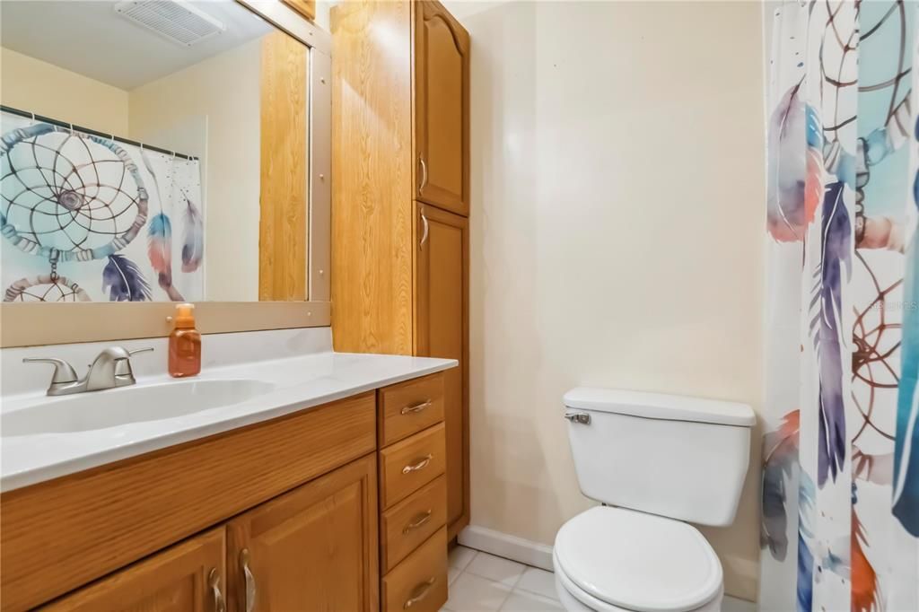 Activo con contrato: $180,000 (2 camas, 2 baños, 905 Pies cuadrados)