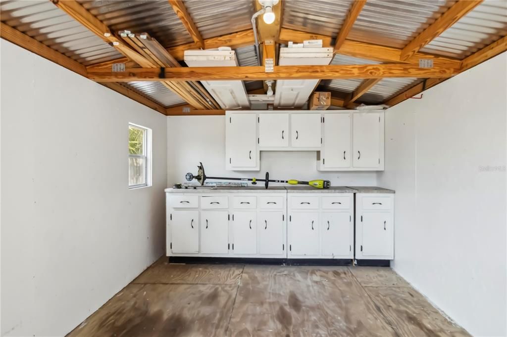 Activo con contrato: $180,000 (2 camas, 2 baños, 905 Pies cuadrados)