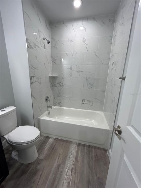 For Rent: $1,650 (3 beds, 2 baths, 1003 Square Feet)