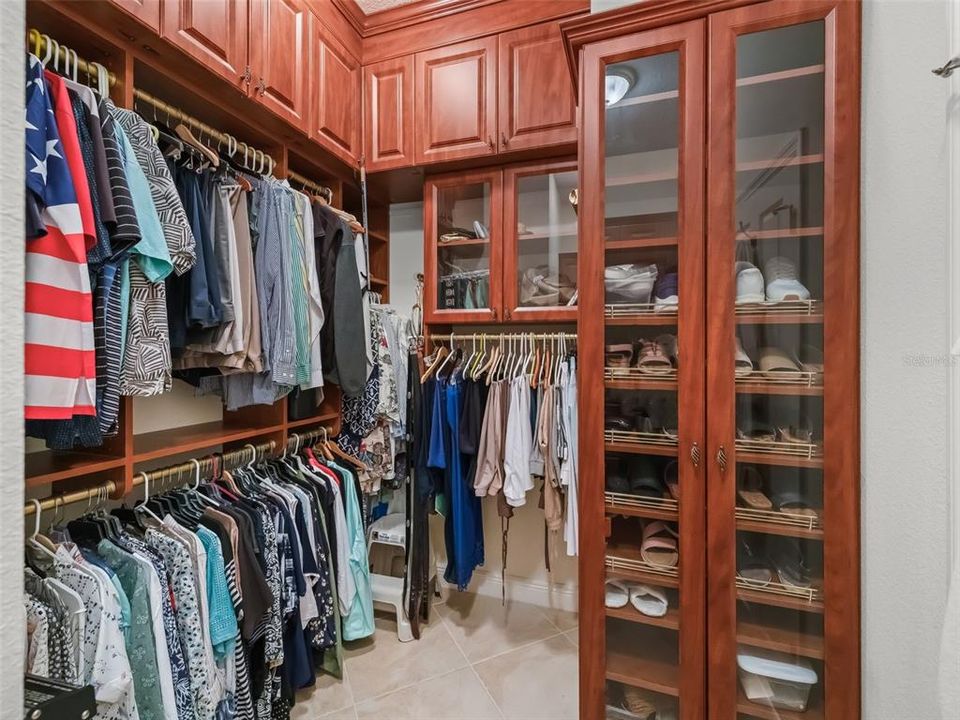 Activo con contrato: $549,500 (3 camas, 2 baños, 2000 Pies cuadrados)