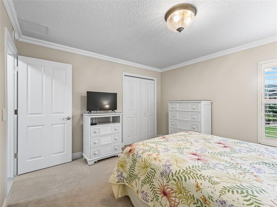 Activo con contrato: $549,500 (3 camas, 2 baños, 2000 Pies cuadrados)