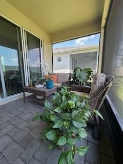 出租: $800 (1 贝兹, 1 浴室, 1559 平方英尺)