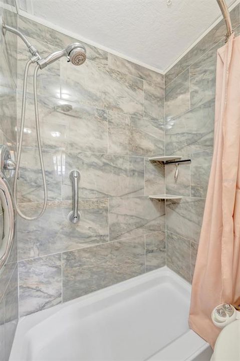 For Sale: $189,000 (2 beds, 2 baths, 732 Square Feet)