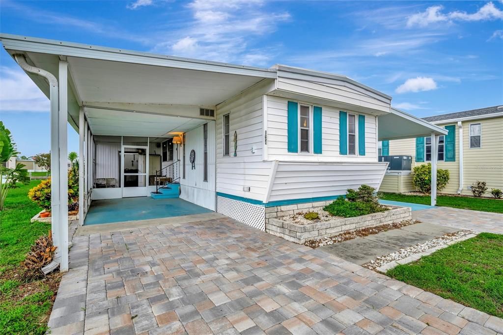 For Sale: $189,000 (2 beds, 2 baths, 732 Square Feet)