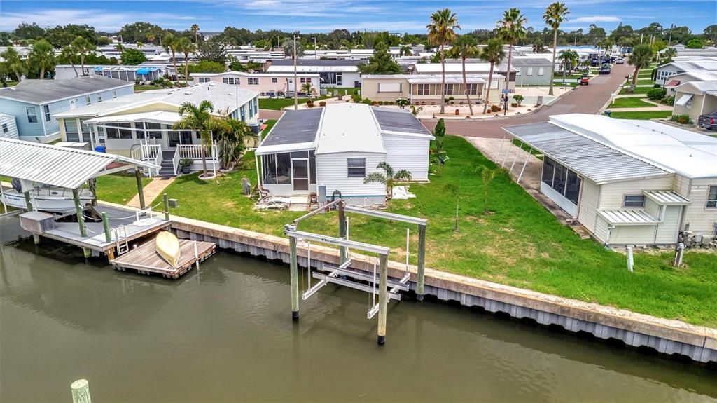 For Sale: $189,000 (2 beds, 2 baths, 732 Square Feet)