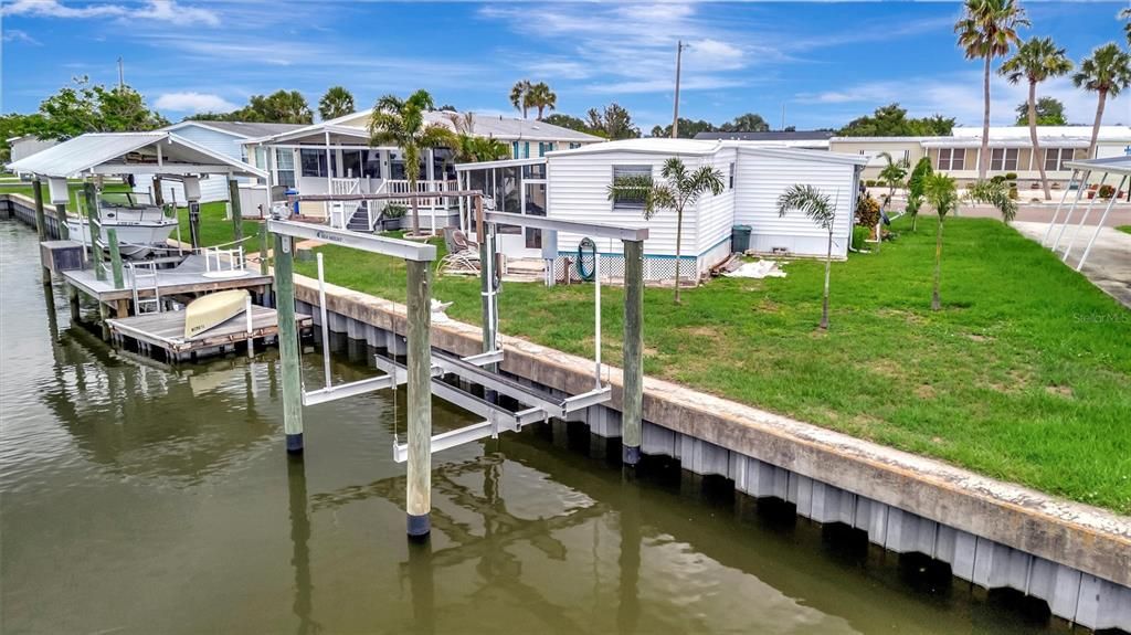 For Sale: $189,000 (2 beds, 2 baths, 732 Square Feet)