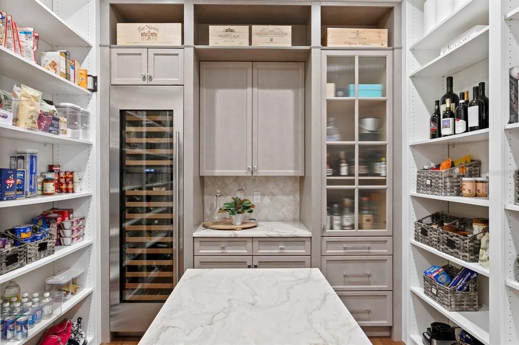 En Venta: $7,750,000 (6 camas, 6 baños, 6576 Pies cuadrados)