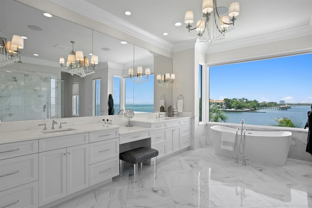 En Venta: $7,750,000 (6 camas, 6 baños, 6576 Pies cuadrados)