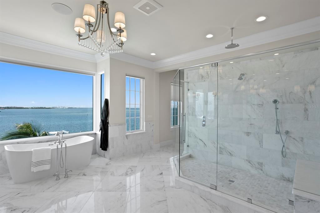 En Venta: $7,750,000 (6 camas, 6 baños, 6576 Pies cuadrados)