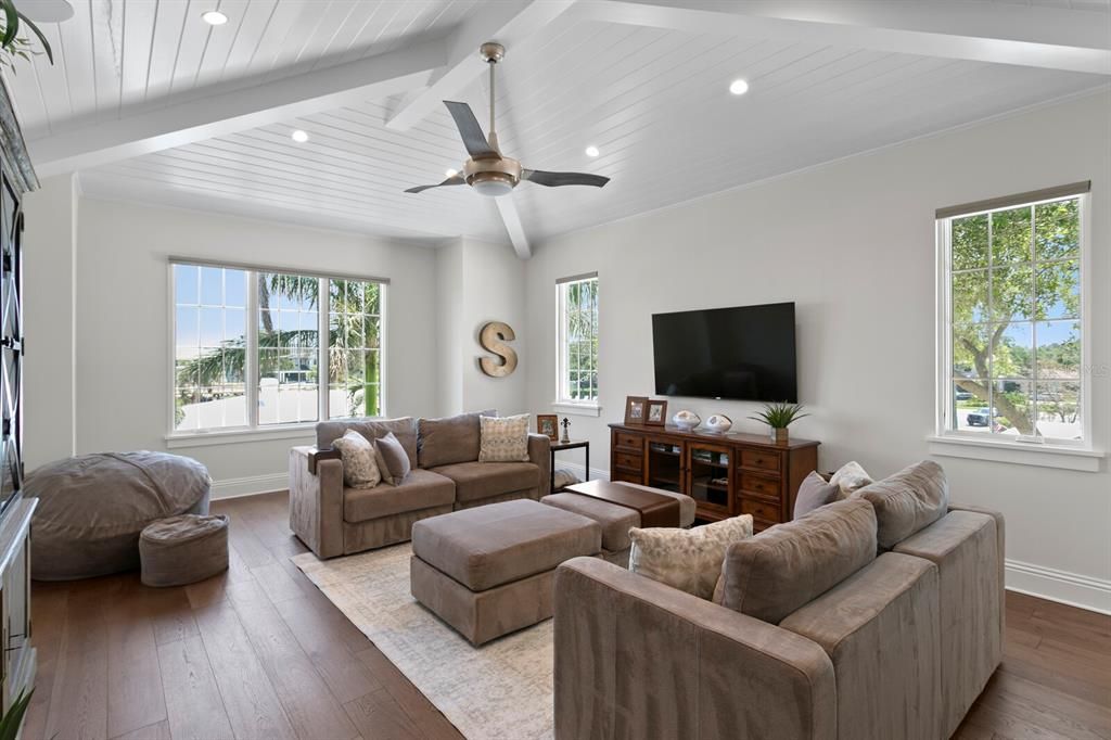 En Venta: $7,750,000 (6 camas, 6 baños, 6576 Pies cuadrados)