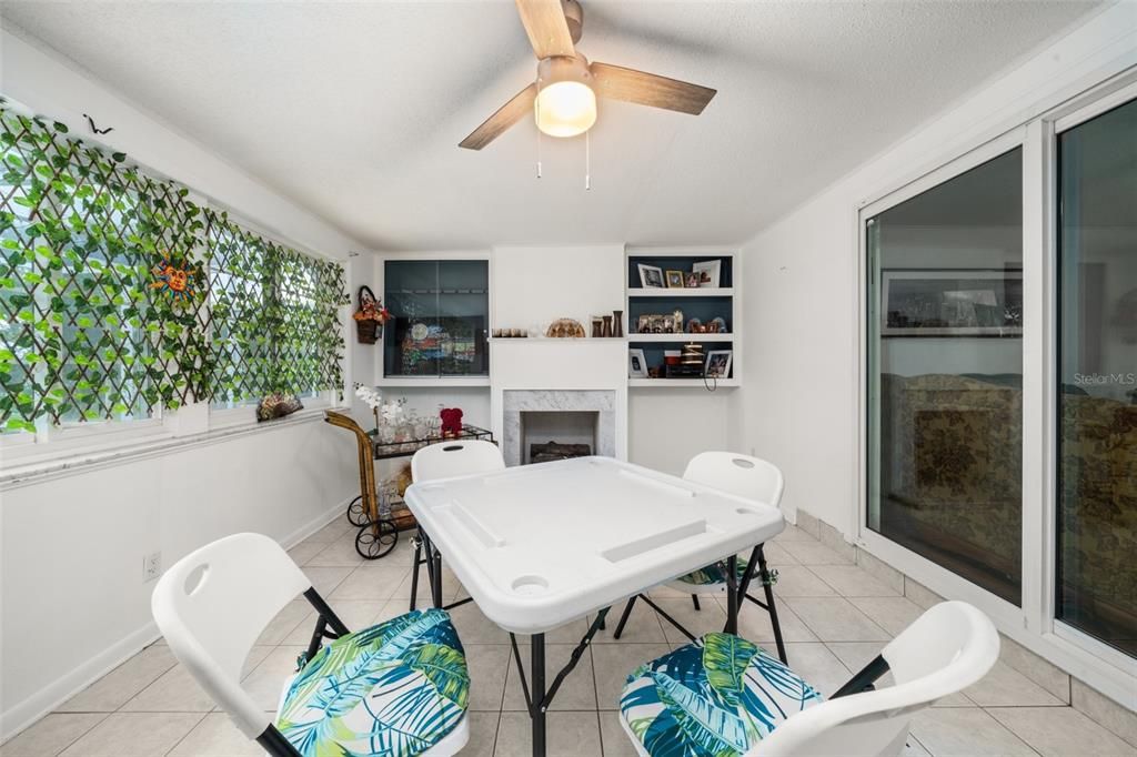 For Sale: $354,000 (3 beds, 3 baths, 2213 Square Feet)