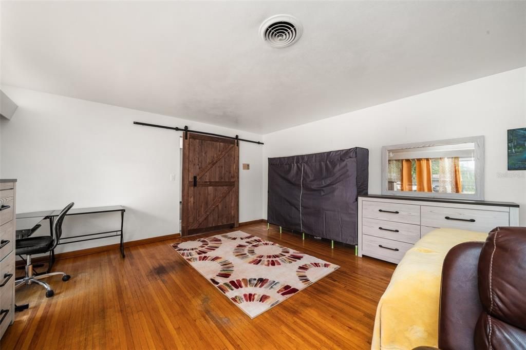 For Sale: $354,000 (3 beds, 3 baths, 2213 Square Feet)