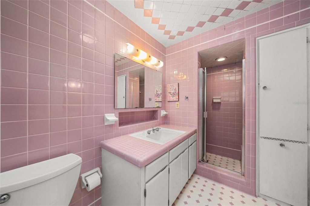 For Sale: $354,000 (3 beds, 3 baths, 2213 Square Feet)