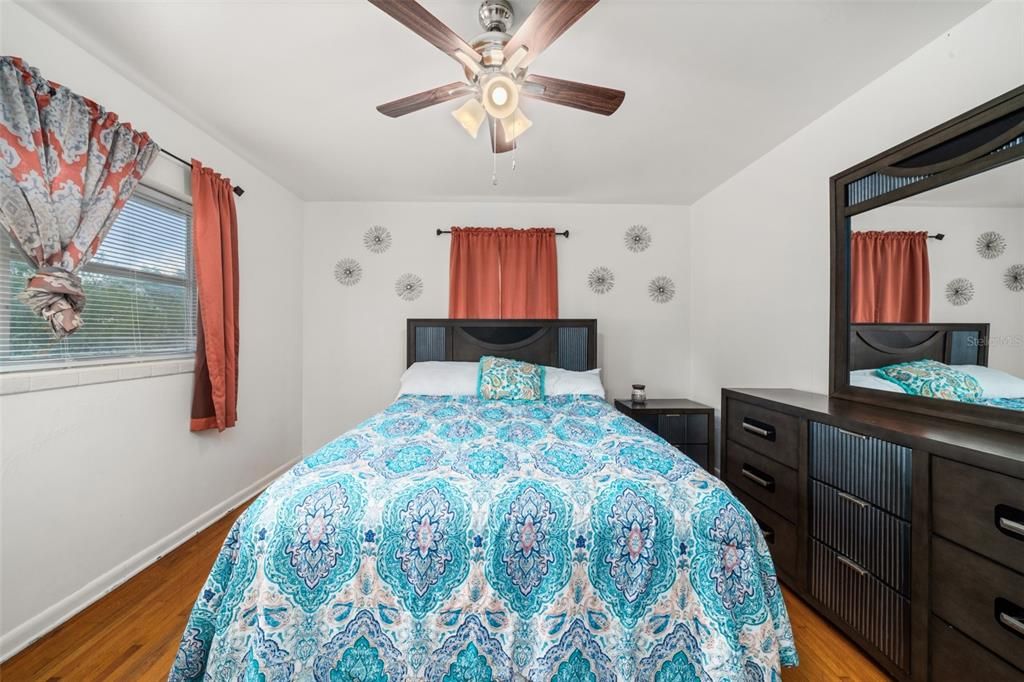 For Sale: $354,000 (3 beds, 3 baths, 2213 Square Feet)