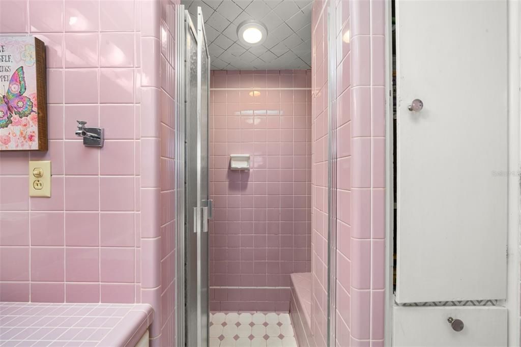 For Sale: $354,000 (3 beds, 3 baths, 2213 Square Feet)