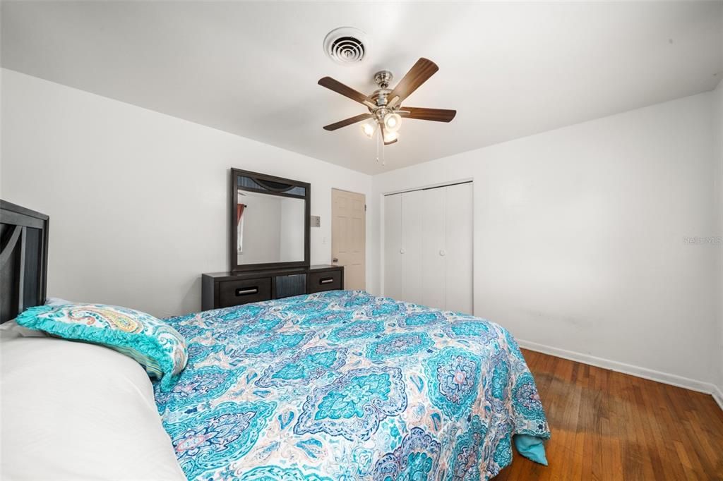 For Sale: $354,000 (3 beds, 3 baths, 2213 Square Feet)