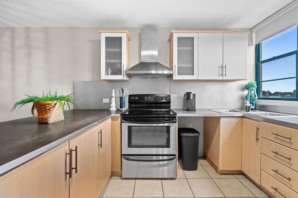 Active With Contract: $329,000 (3 beds, 2 baths, 1168 Square Feet)